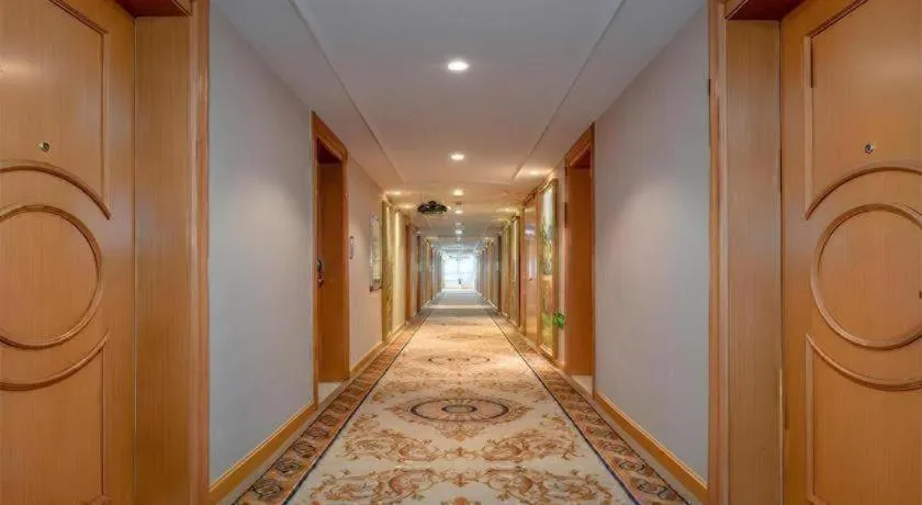 Vienna Hotel Zhengzhou Only Henan Movie Town