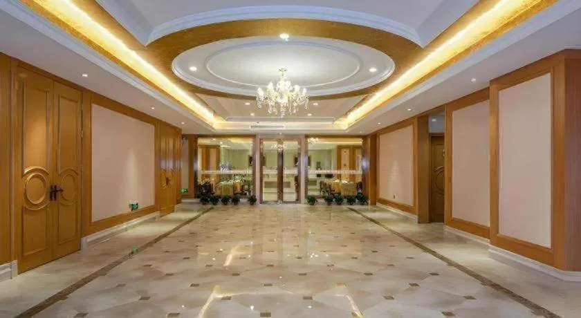 Vienna Hotel Zhengzhou Only Henan Movie Town