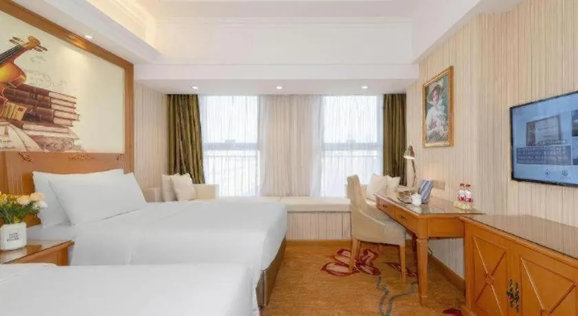 Vienna Hotel Zhengzhou Only Henan Movie Town