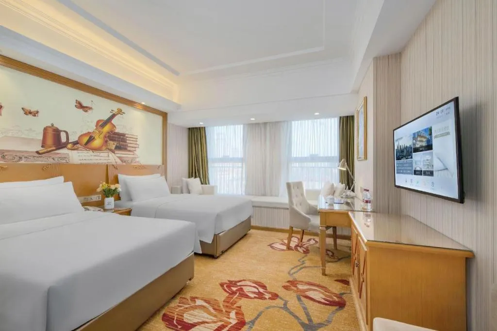 Bed in Vienna Hotel Zhengzhou Only Henan Movie Town