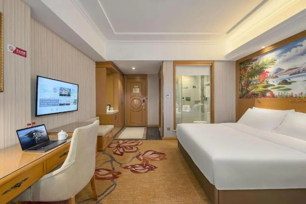 Bed in Vienna Hotel Zhengzhou Only Henan Movie Town