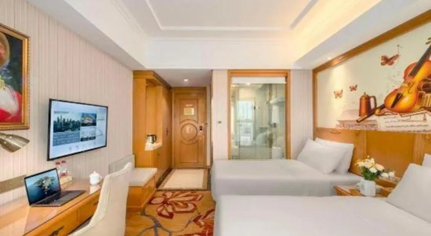 Bed in Vienna Hotel Zhengzhou Only Henan Movie Town