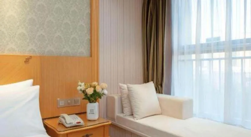 Bed in Vienna Hotel Zhengzhou Only Henan Movie Town