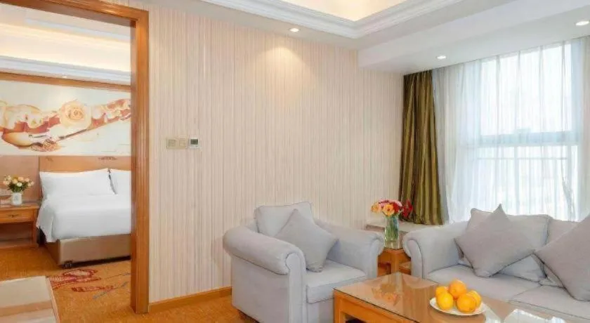 Bed in Vienna Hotel Zhengzhou Only Henan Movie Town