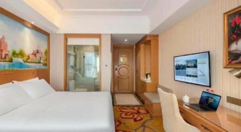 Bed in Vienna Hotel Zhengzhou Only Henan Movie Town
