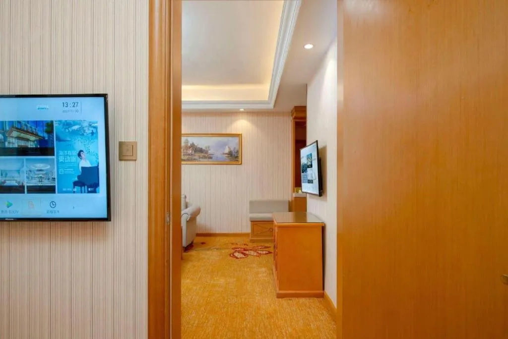 Vienna Hotel Zhengzhou Only Henan Movie Town