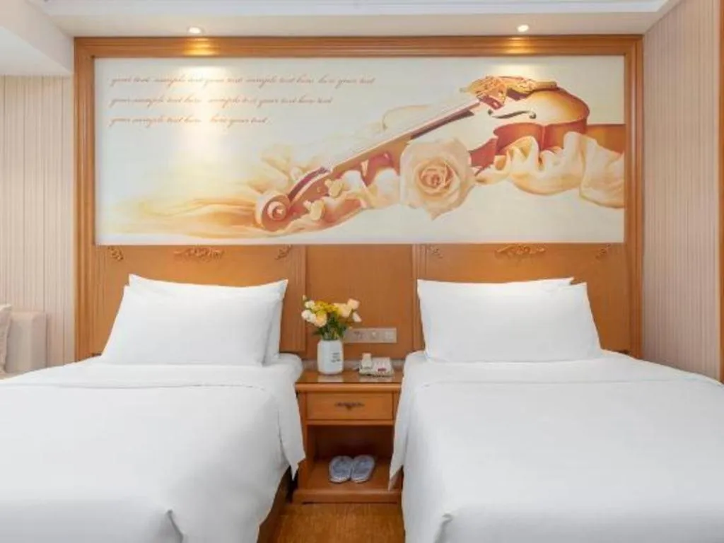 Bed in Vienna Hotel Zhengzhou Only Henan Movie Town