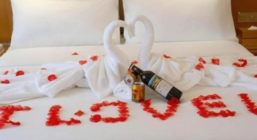 Bed in Vienna Hotel Zhengzhou Only Henan Movie Town