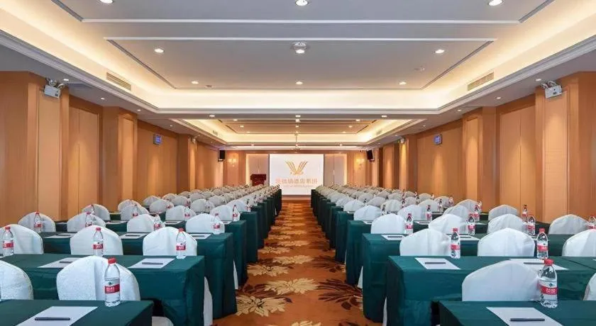 Vienna Hotel Zhengzhou Only Henan Movie Town