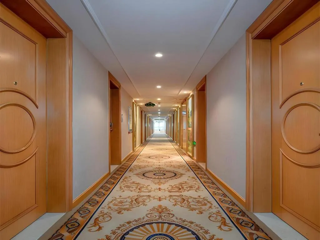 Vienna Hotel Zhengzhou Only Henan Movie Town