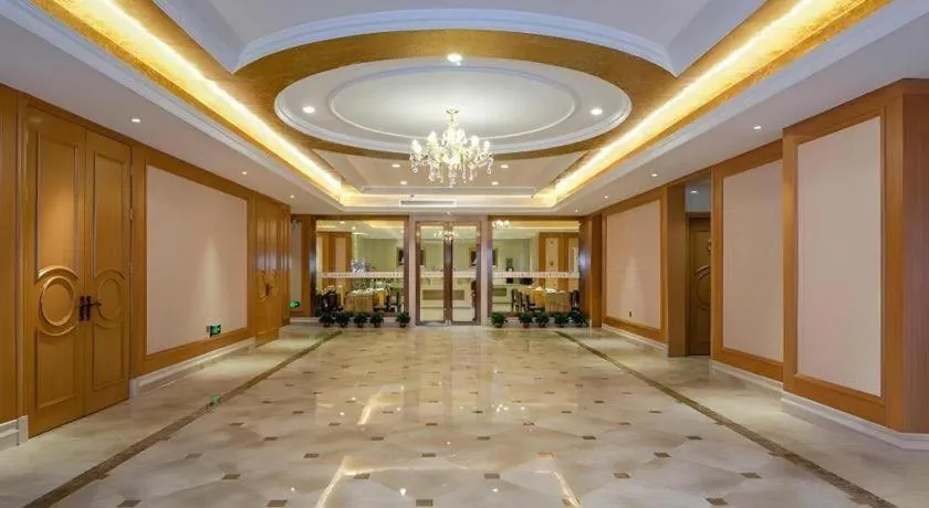 Vienna Hotel Zhengzhou Only Henan Movie Town