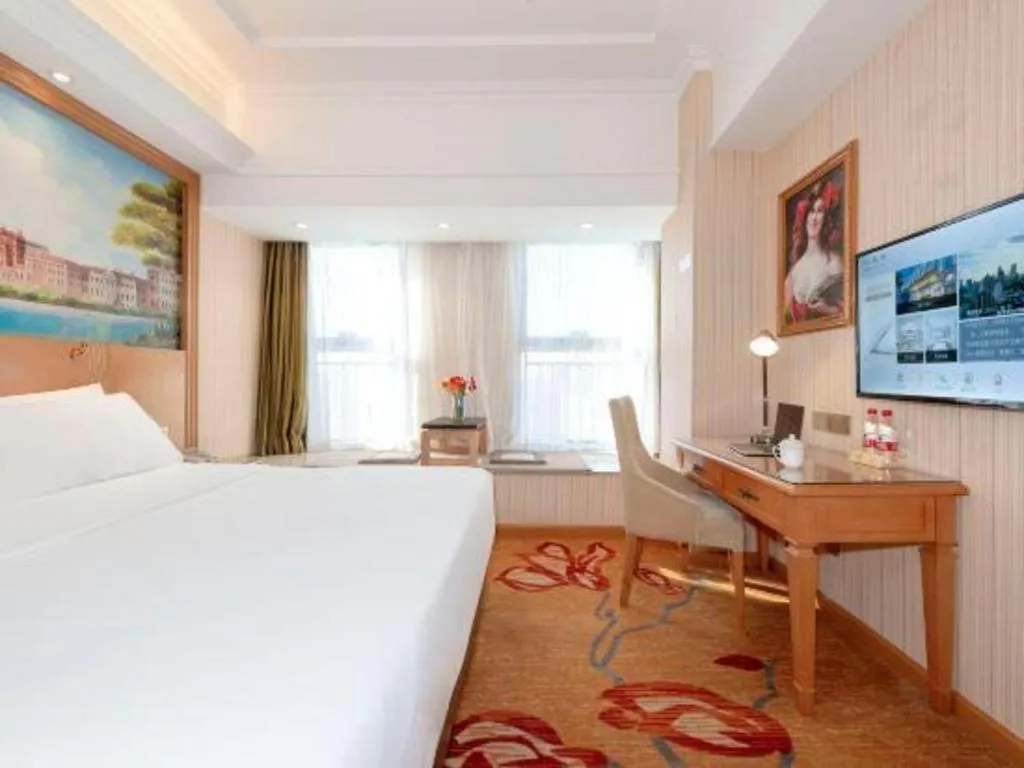 Bed in Vienna Hotel Zhengzhou Only Henan Movie Town