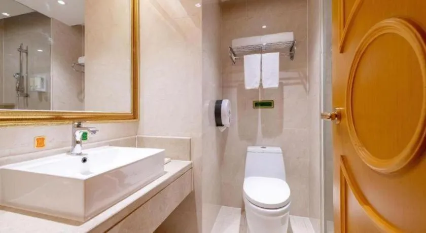 Vienna Hotel Shenzhen Qinghu Metro Station