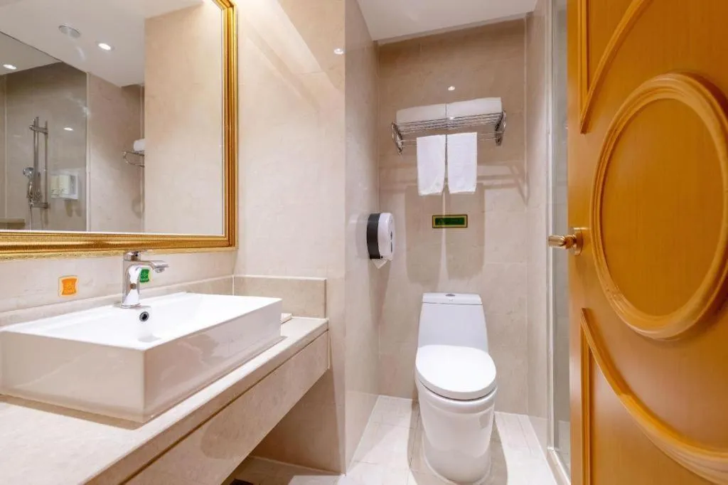 Vienna Hotel Shenzhen Qinghu Metro Station