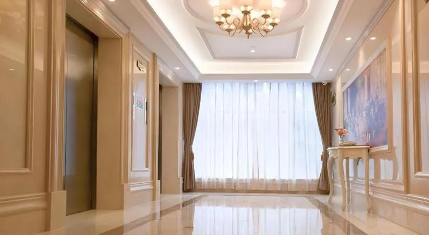 Vienna Hotel Shenzhen Qinghu Metro Station