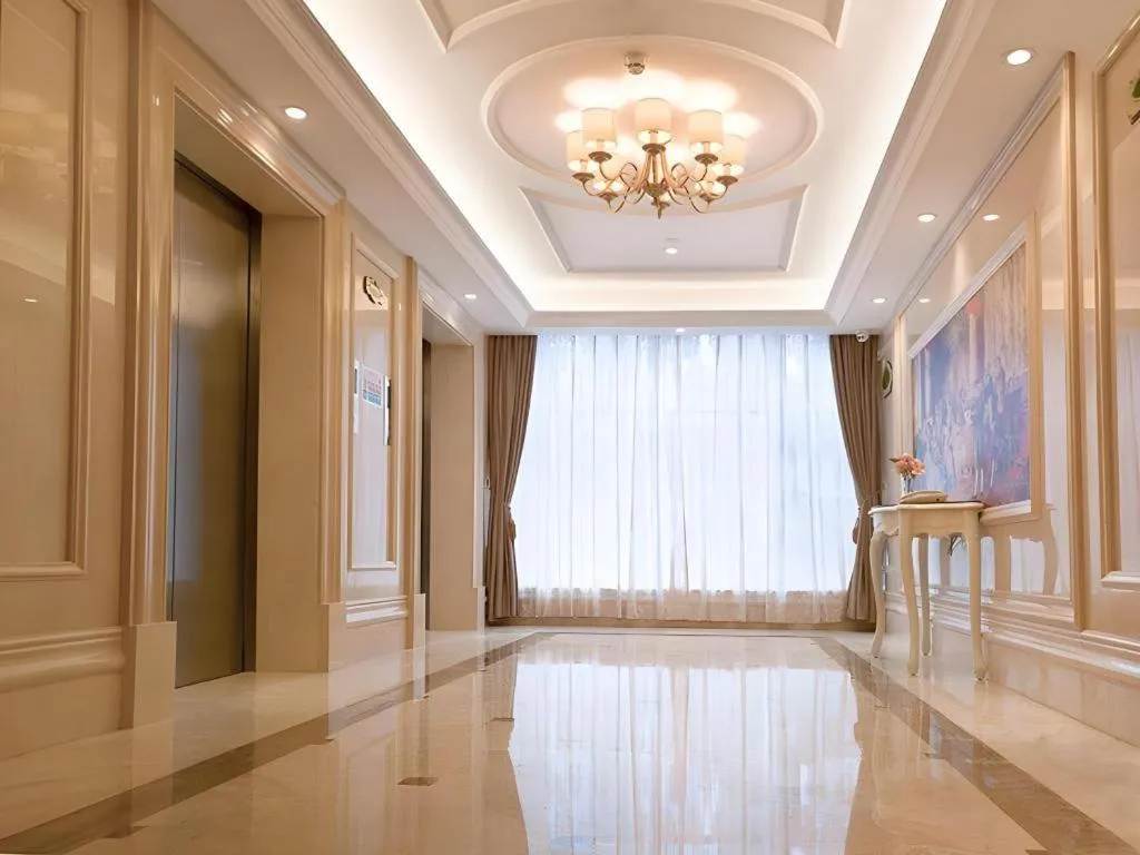 Vienna Hotel Shenzhen Qinghu Metro Station