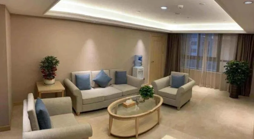 Vienna Hotel Chengdu Xinjin Old Pier Liujianian Metro Station