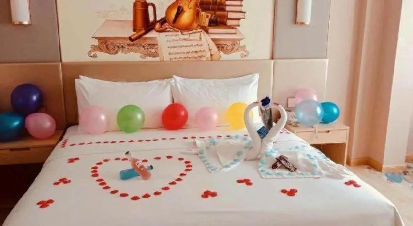 Bed in Vienna Hotel Chengdu Xinjin Old Pier Liujianian Metro Station