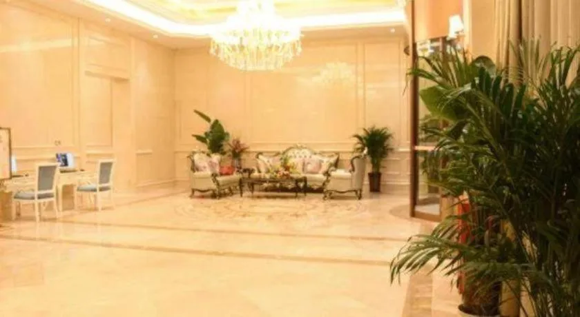 Vienna Hotel Chengdu Xinjin Old Pier Liujianian Metro Station