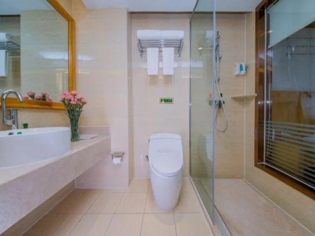 Vienna Hotel Wuhan Huazhong Normal University Huquan Metro Station