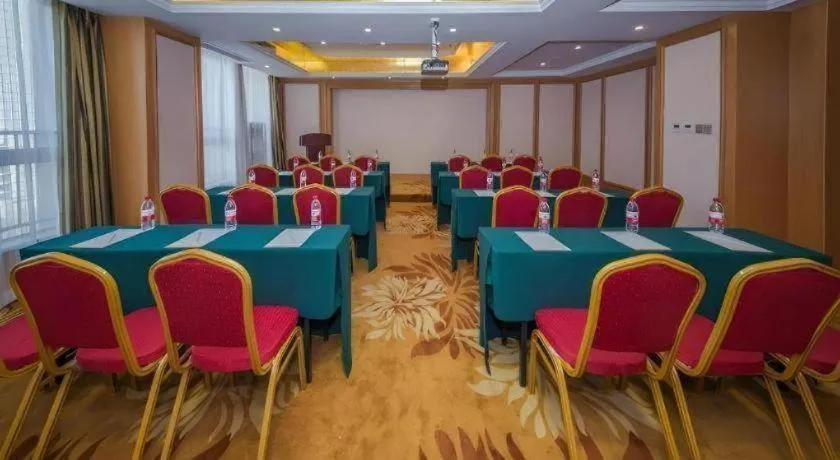 Vienna Hotel Wuhan Huazhong Normal University Huquan Metro Station