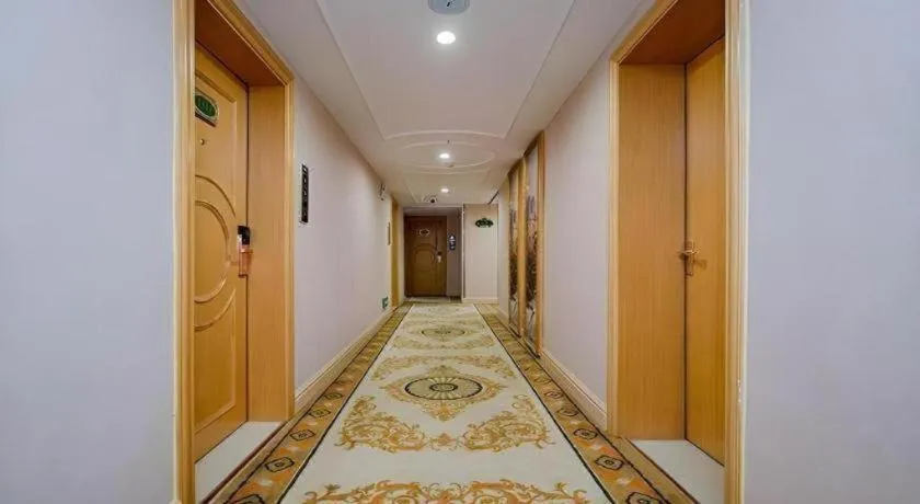 Vienna Hotel Wuhan Huazhong Normal University Huquan Metro Station