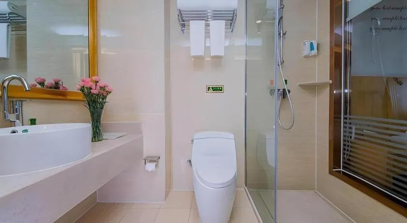 Vienna Hotel Wuhan Huazhong Normal University Huquan Metro Station