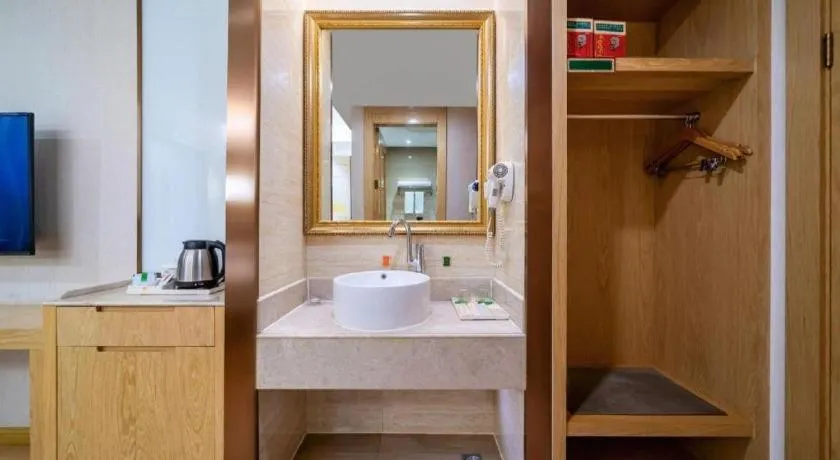 Vienna Hotel Chongqing Shiqiaopu Metro Station