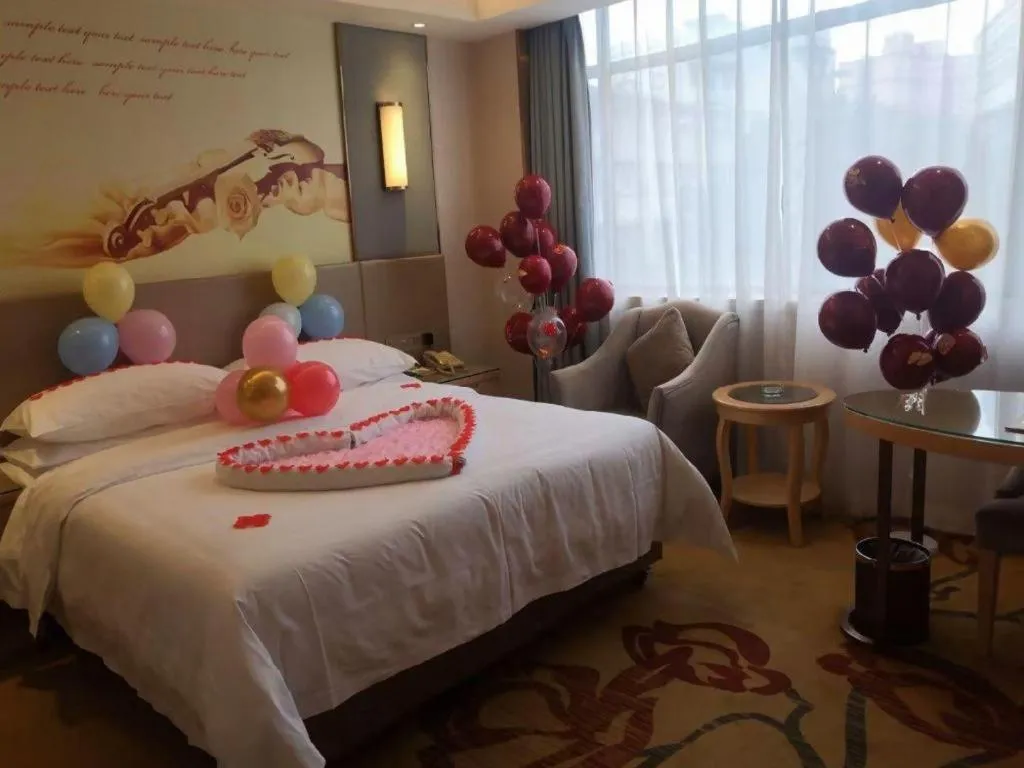 Bed in Vienna Hotel Chongqing Shiqiaopu Metro Station