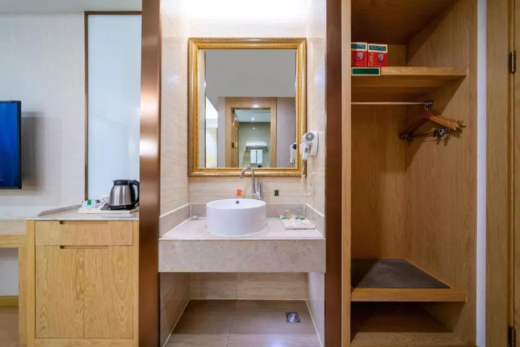 Vienna Hotel Chongqing Shiqiaopu Metro Station