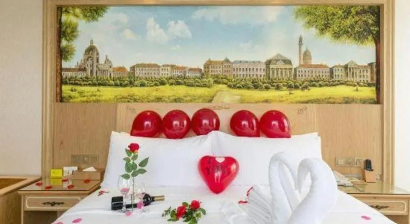 Bed in Vienna Hotel Chongqing Yangjiaping Pedestrian Street Light Railway Station