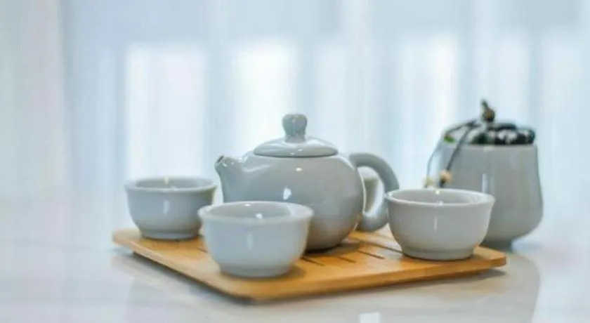 Vienna Hotel Chongqing Yangjiaping Pedestrian Street Light Railway Station