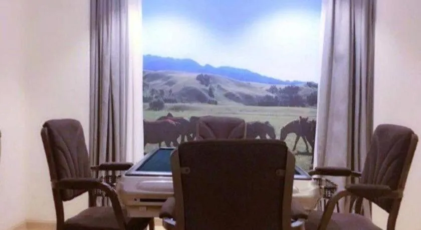 Vienna Hotel Chongqing Yangjiaping Pedestrian Street Light Railway Station