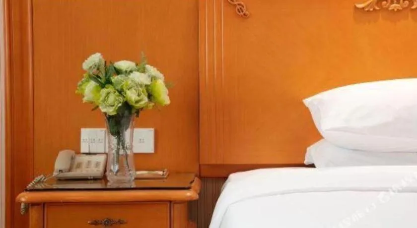 Bed in Vienna Hotel Xi'an Xijing Hospital Tonghuamen Metro Station