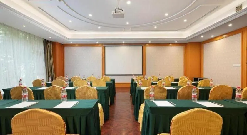 Vienna Hotel Xi'an Xijing Hospital Tonghuamen Metro Station