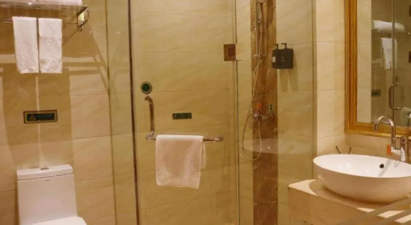 Vienna Hotel Xi'an Xijing Hospital Tonghuamen Metro Station