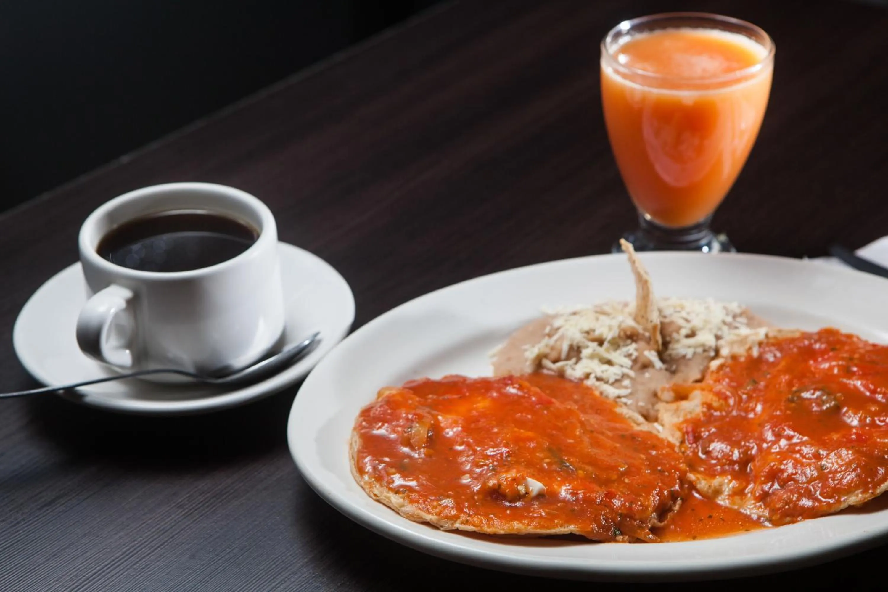 Restaurant/places to eat in Hotel La Riviera