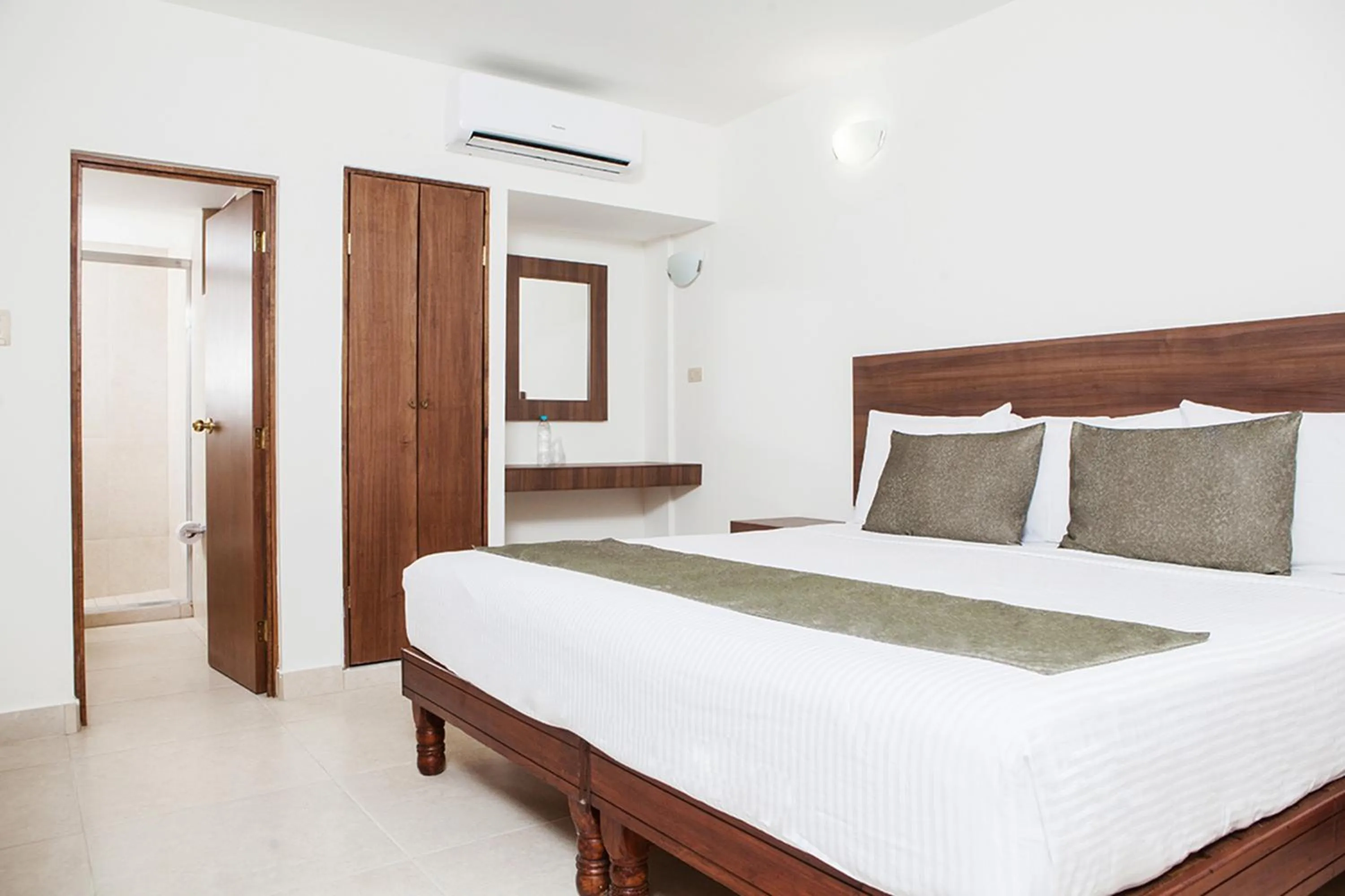 Bed in Hotel La Riviera