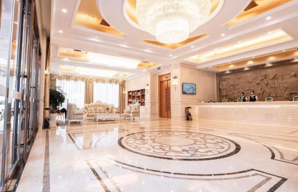 Vienna Hotel Suzhou Yangcheng Lake Fashion Stage