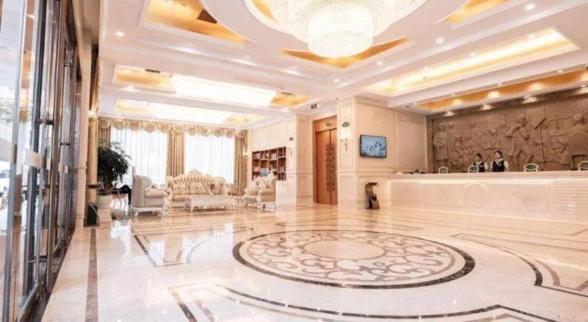 Vienna Hotel Suzhou Yangcheng Lake Fashion Stage