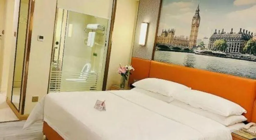 Bed in Vienna Hotel Guangzhou Panyu Square