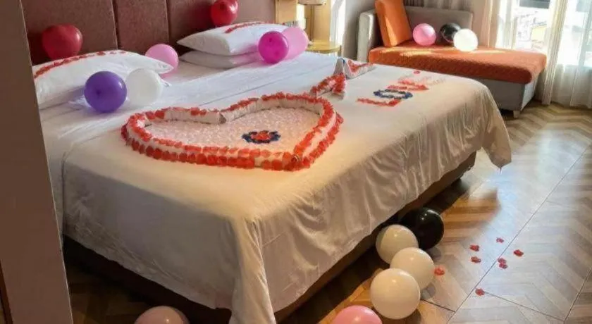 Vienna Hotel Chongqing Wushan Municipal Government