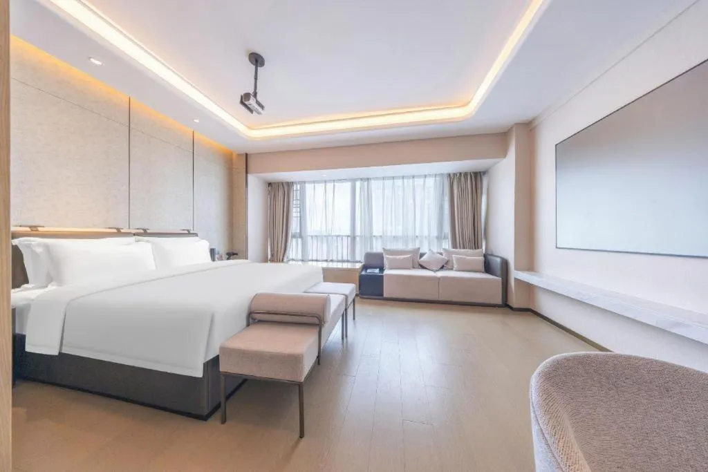 Bed in Shenzhen Cloud Park Manhattan Hotel