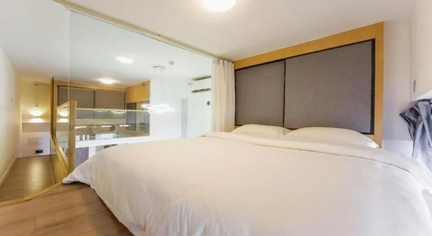 Bed in Shenzhen Cloud Park Manhattan Hotel