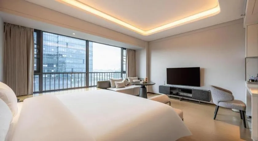 Bed in Shenzhen Cloud Park Manhattan Hotel