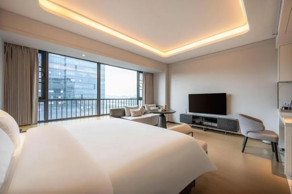 Bed in Shenzhen Cloud Park Manhattan Hotel