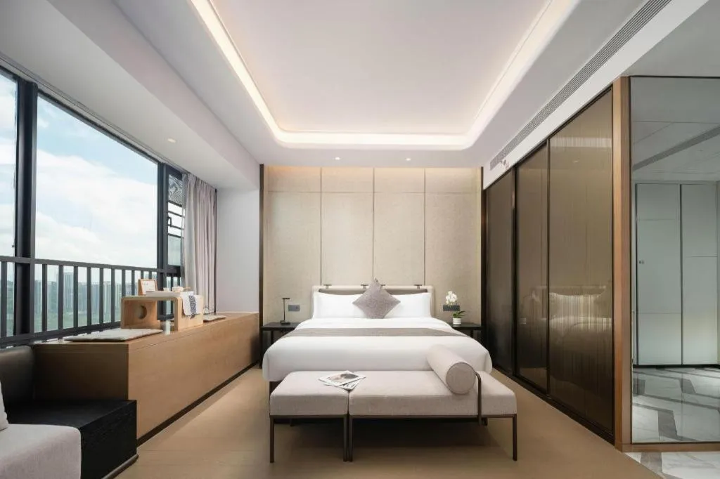 Bed in Shenzhen Cloud Park Manhattan Hotel