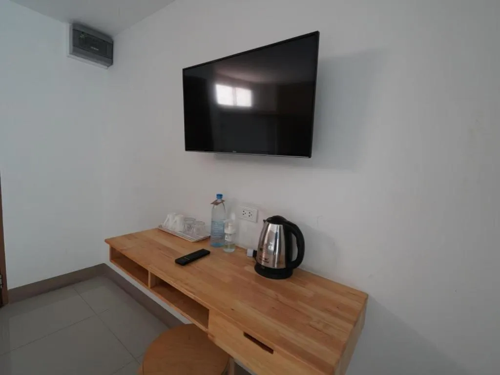 RoomQuest Chiang Mai Tha Sala