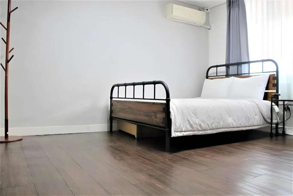 Bed in Seorak Mt., The East Sea and hot spring