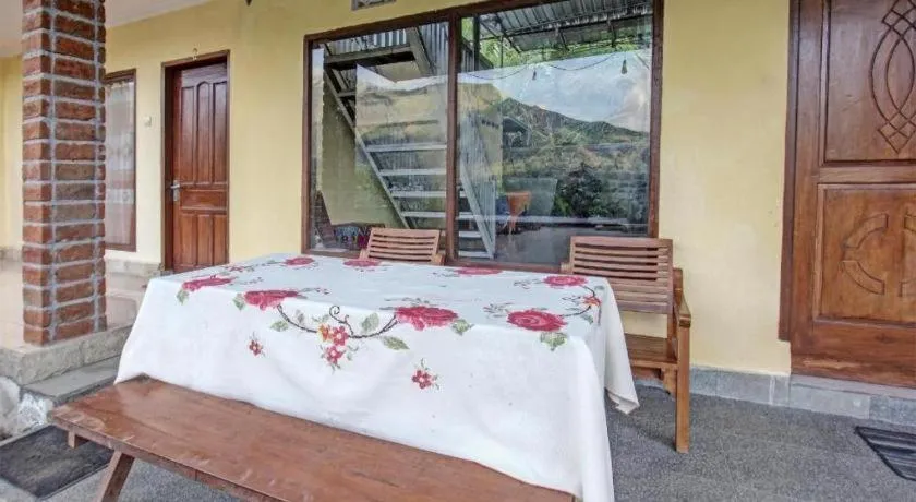 Bed in OYO 91744 Hotel Gemilang